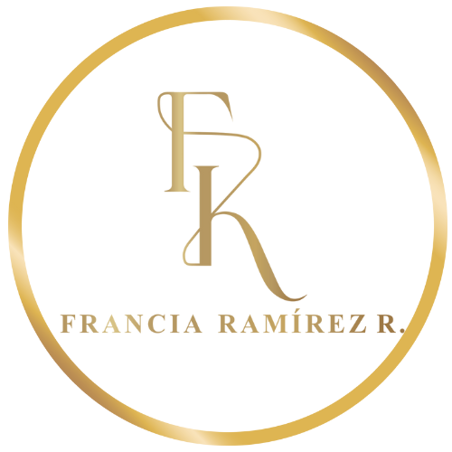 Logo circular dorado con iniciales FR, de Francia Ramírez